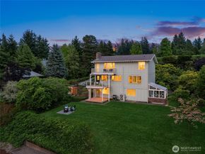 11665 NE Sunset Loop, Bainbridge Island WA 98110