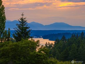 11665 NE Sunset Loop, Bainbridge Island WA 98110
