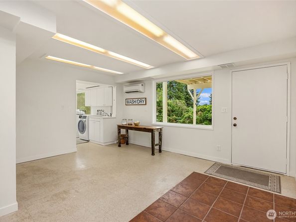 11665 NE Sunset Loop, Bainbridge Island WA 98110