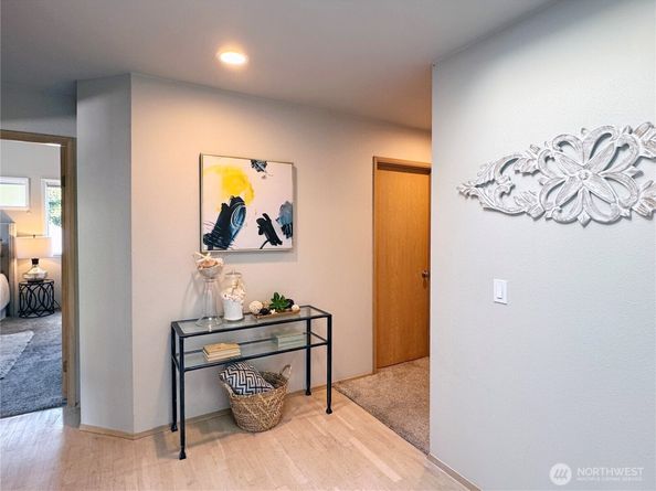 10834 NE 68th Street B5, Kirkland WA 98033
