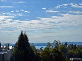 10834 NE 68th Street B5, Kirkland WA 98033