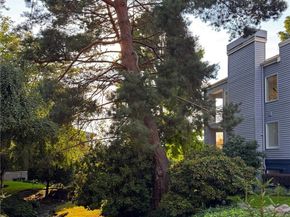10834 NE 68th Street B5, Kirkland WA 98033