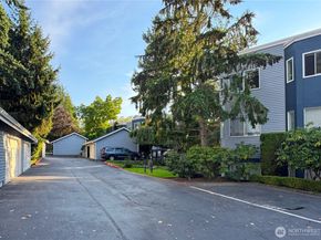10834 NE 68th Street B5, Kirkland WA 98033