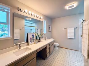 10834 NE 68th Street B5, Kirkland WA 98033