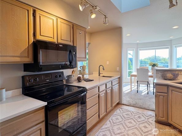 10834 NE 68th Street B5, Kirkland WA 98033