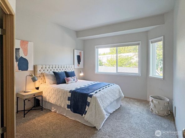 10834 NE 68th Street B5, Kirkland WA 98033