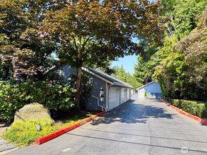10834 NE 68th Street B5, Kirkland WA 98033