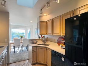 10834 NE 68th Street B5, Kirkland WA 98033