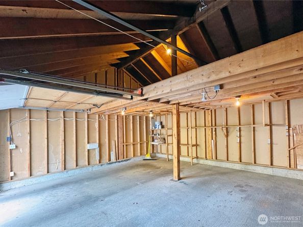 10834 NE 68th Street B5, Kirkland WA 98033