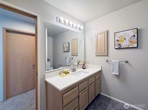 10834 NE 68th Street B5, Kirkland WA 98033
