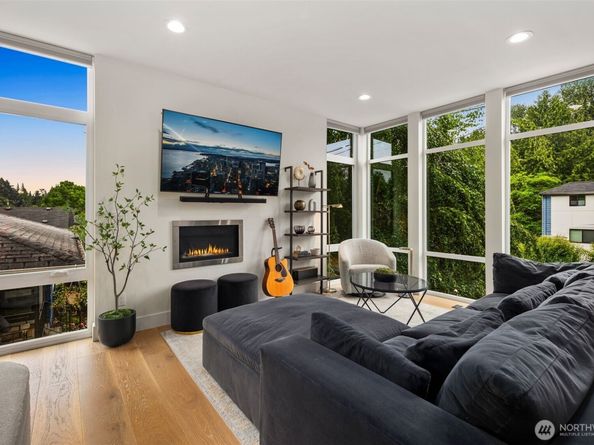 5404 26th Avenue SW, Seattle WA 98106