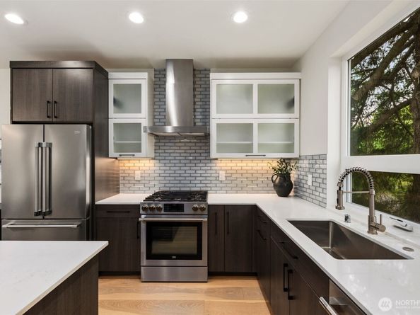 5404 26th Avenue SW, Seattle WA 98106