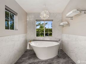 24004 SE 10th Court, Sammamish WA 98075