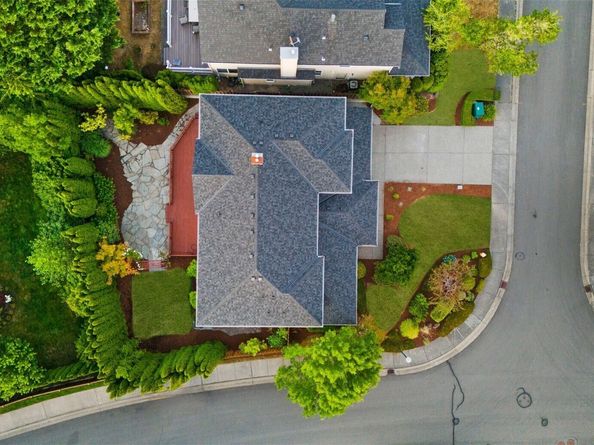 24004 SE 10th Court, Sammamish WA 98075