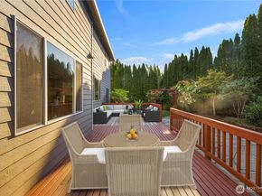24004 SE 10th Court, Sammamish WA 98075