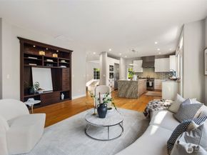 24004 SE 10th Court, Sammamish WA 98075