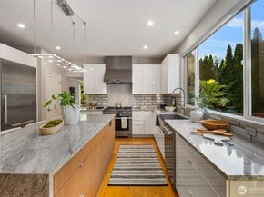 24004 SE 10th Court, Sammamish WA 98075