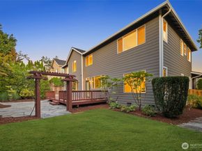 24004 SE 10th Court, Sammamish WA 98075