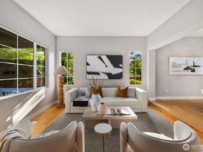 24004 SE 10th Court, Sammamish WA 98075