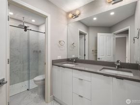 24004 SE 10th Court, Sammamish WA 98075