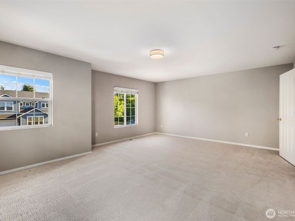 24004 SE 10th Court, Sammamish WA 98075