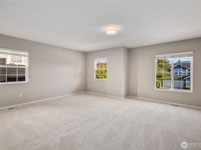 24004 SE 10th Court, Sammamish WA 98075