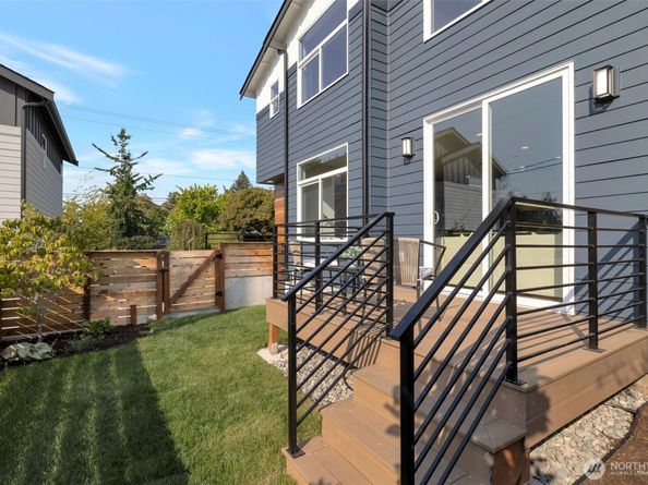 1603 SW Kenyon Street, Seattle WA 98106