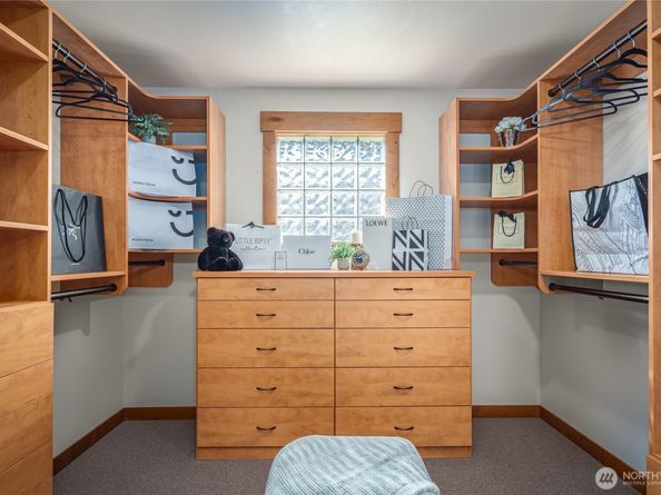937 N 71st Street, Seattle WA 98103
