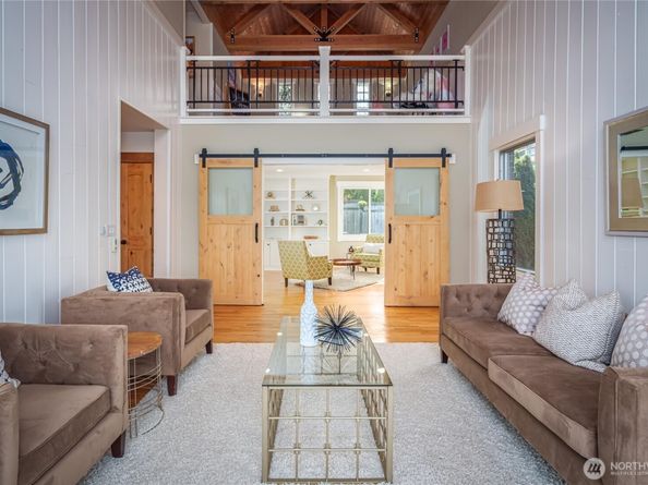937 N 71st Street, Seattle WA 98103