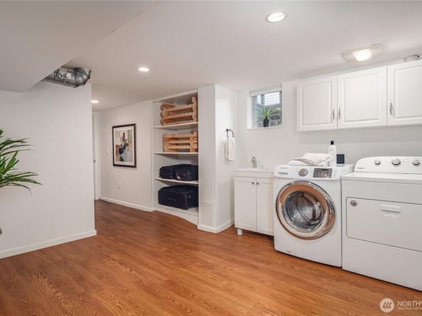 937 N 71st Street, Seattle WA 98103