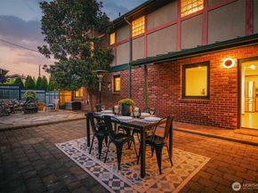 937 N 71st Street, Seattle WA 98103