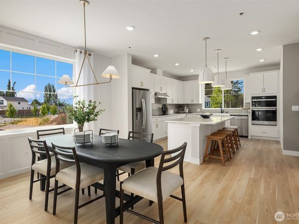 9009 NE 203rd Court D, Bothell WA 98011