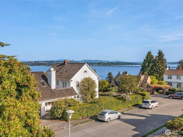 4231 53rd Ave NE, Seattle WA 98105