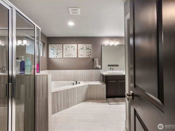 3725 200th Place SE, Bothell WA 98012