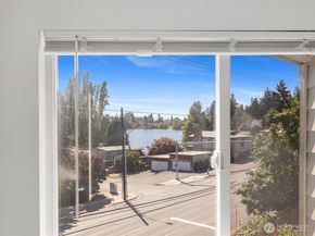 13713 Greenwood Avenue N, Seattle WA 98133