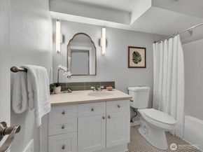 5430 California Avenue SW 3B, Seattle WA 98136
