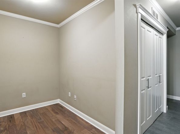 211 Kirkland Avenue 406, Kirkland WA 98033