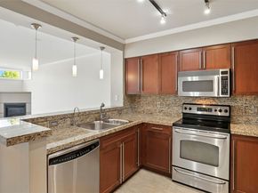 211 Kirkland Avenue 406, Kirkland WA 98033