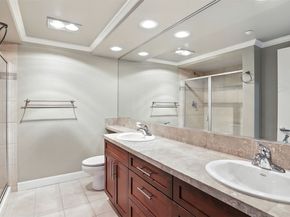 211 Kirkland Avenue 406, Kirkland WA 98033