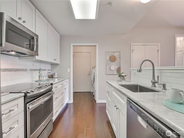 22475 SE 38th Terrace 1418, Issaquah WA 98029