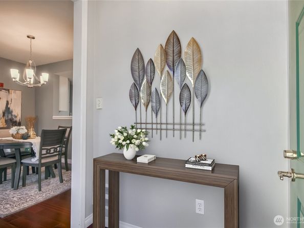 22475 SE 38th Terrace 1418, Issaquah WA 98029