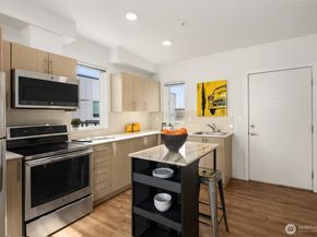 121 12th Avenue E 506, Seattle WA 98102
