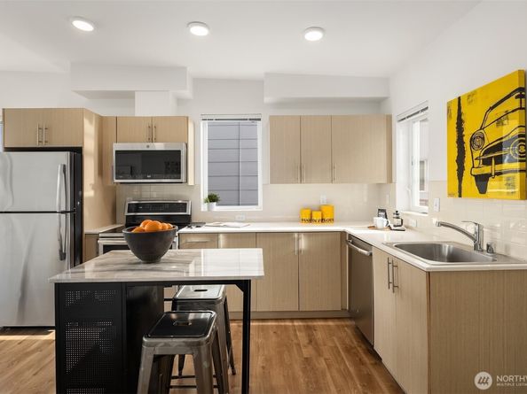 121 12th Avenue E 506, Seattle WA 98102