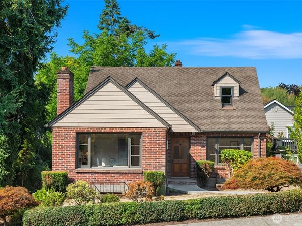 4311 50th Avenue NE, Seattle WA 98105