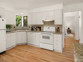4311 50th Avenue NE, Seattle WA 98105