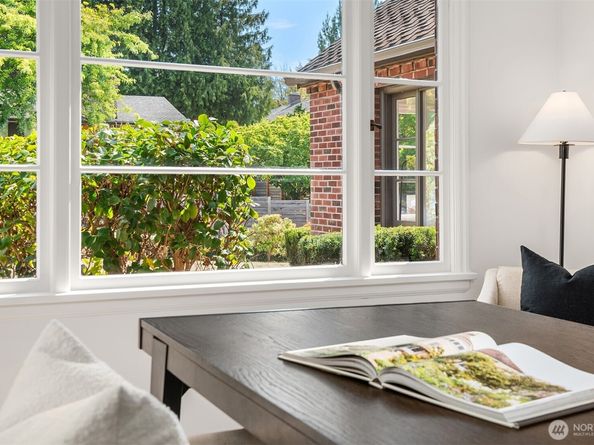 4311 50th Avenue NE, Seattle WA 98105