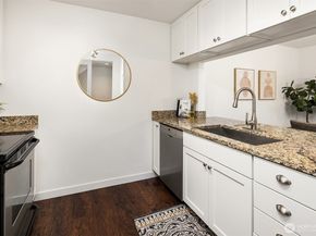 14363 30th Avenue NE Unit 9, Seattle WA 98125