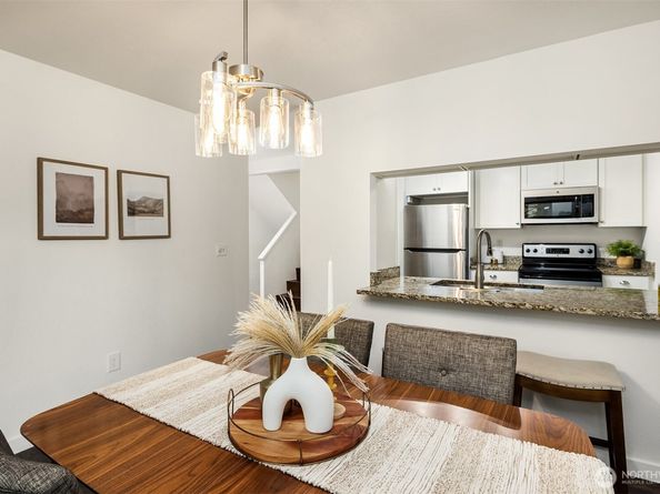 14363 30th Avenue NE Unit 9, Seattle WA 98125