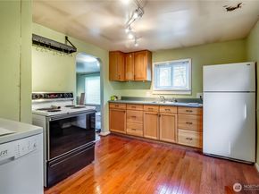 9817 35th Avenue SW, Seattle WA 98126