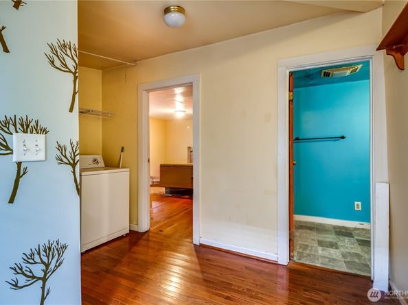 9817 35th Avenue SW, Seattle WA 98126
